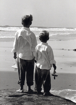 Brüder am Meer